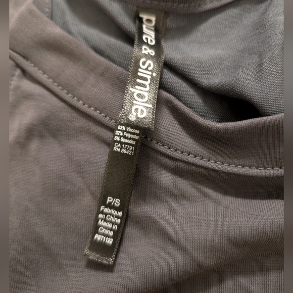 Pure and simple tank - Picture 2 of 4